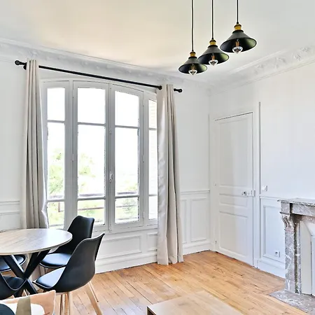 Apartment Lumineux Banlieue Parisienne -