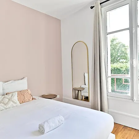 Apartment Lumineux Banlieue Parisienne -